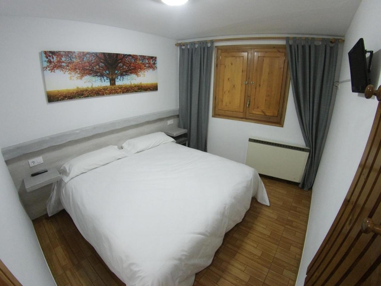 Hostal Casa Palmira Espot Bagian luar foto